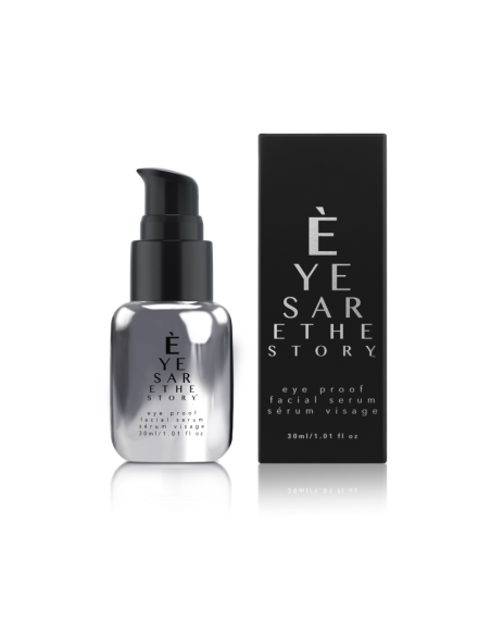 Aplicación suave del sérum Èyes Are The Story en la piel del rostro.